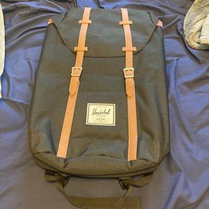 Herschel Retreat Backpack-Black/Saddle Brown